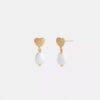 Aretes colgantes con perla en forma de corazón