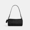 Bolso Andre Barrel 24 en Signature Canvas