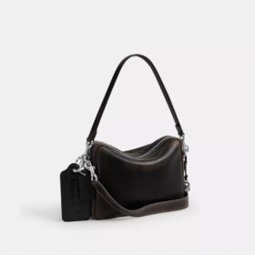 Bolso bandolera Dakota en cuero desgastado con Charms