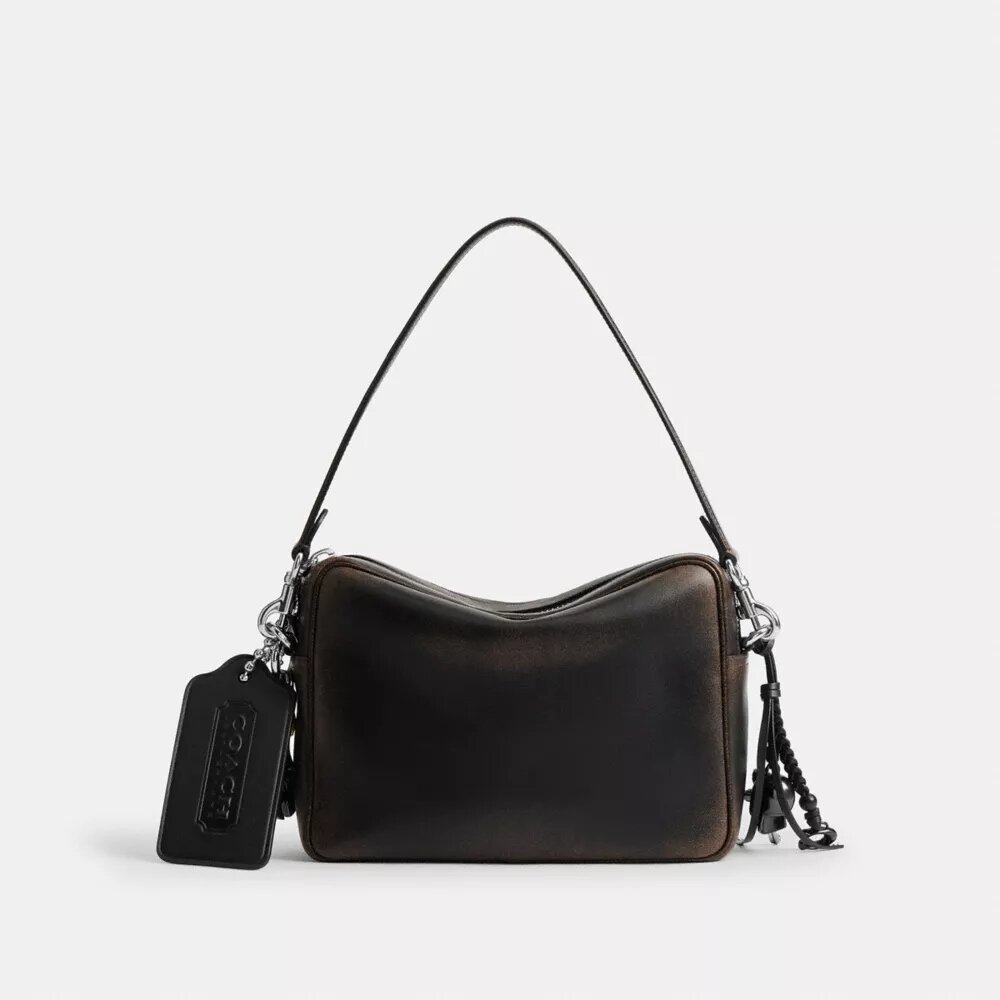 Bolso bandolera Dakota en cuero desgastado con Charms