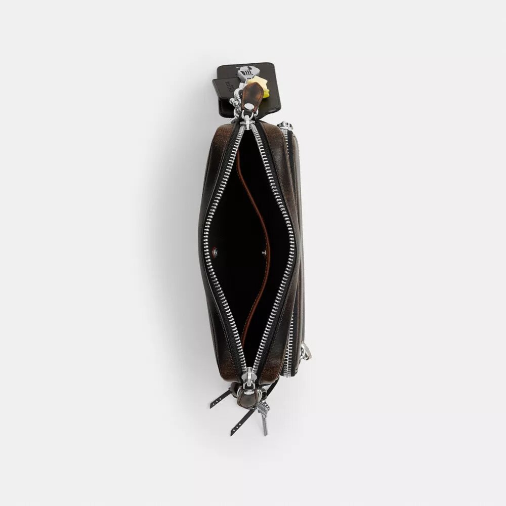 Bolso bandolera Dakota en cuero desgastado con Charms