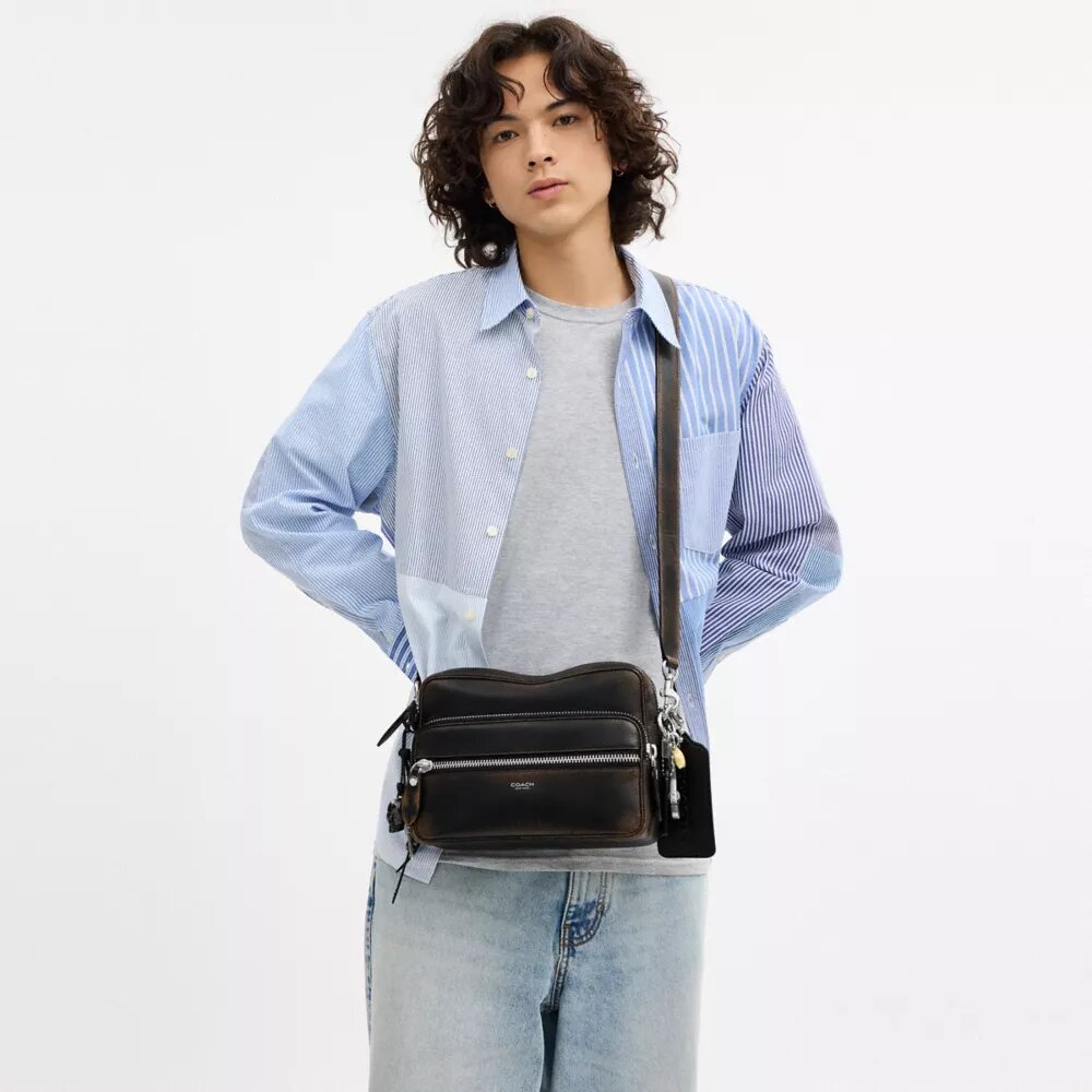 Bolso bandolera Dakota en cuero desgastado con Charms