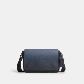 Bolso bandolera Jack pequeño con solapa en Signature Canvas