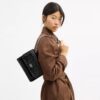 Bolso bandolera Klare en cuero exclusivo