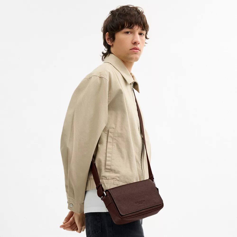 Bolso bandolera pequeño con solapa Jack