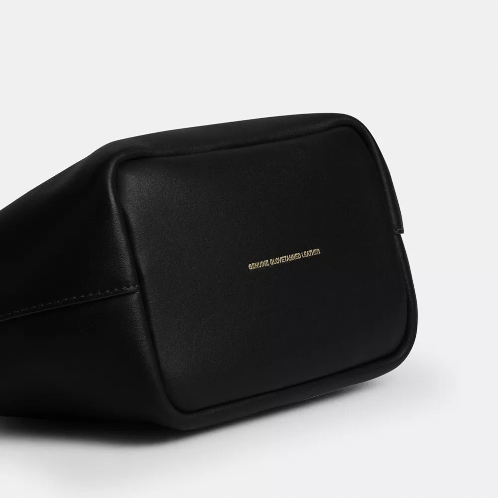Bolso con marco Kisslock 16