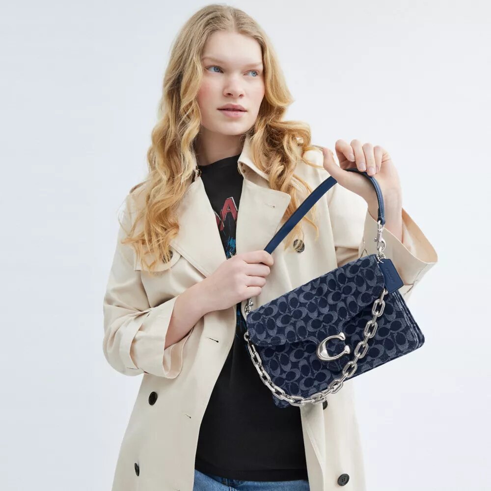 Bolso de hombro «Chain Tabby» en denim emblemático