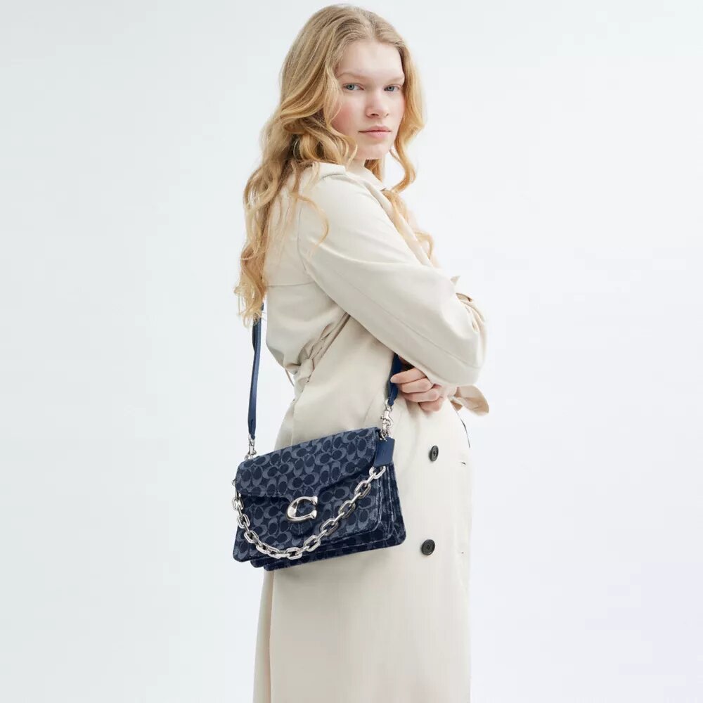 Bolso de hombro «Chain Tabby» en denim emblemático