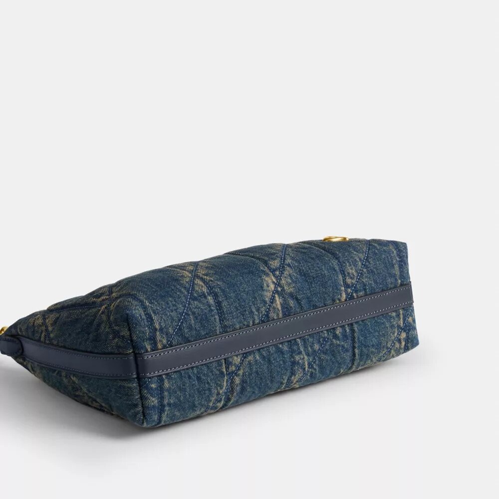 Bolso de hombro Juliet de 25 en denim de algodón regenerativo con acolchado