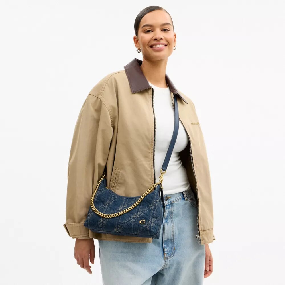Bolso de hombro Juliet de 25 en denim de algodón regenerativo con acolchado