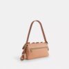Bolso de hombro pequeño con solapa Etta y aplique floral