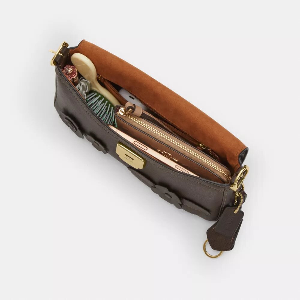 Bolso de hombro pequeño con solapa Etta y aplique floral