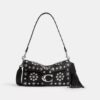Bolso de hombro Tabby 26 con remaches estilo western