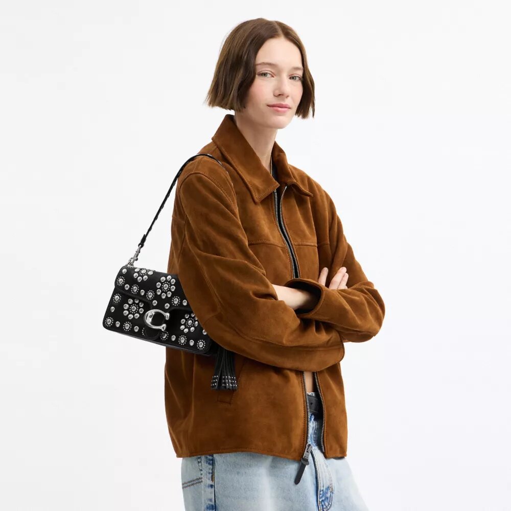 Bolso de hombro Tabby 26 con remaches estilo western