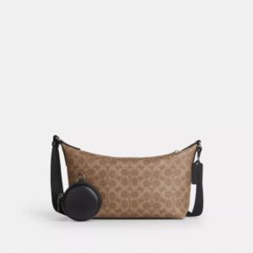 Bolso pequeño Finn de bandolera con bolsillo en Signature Canvas