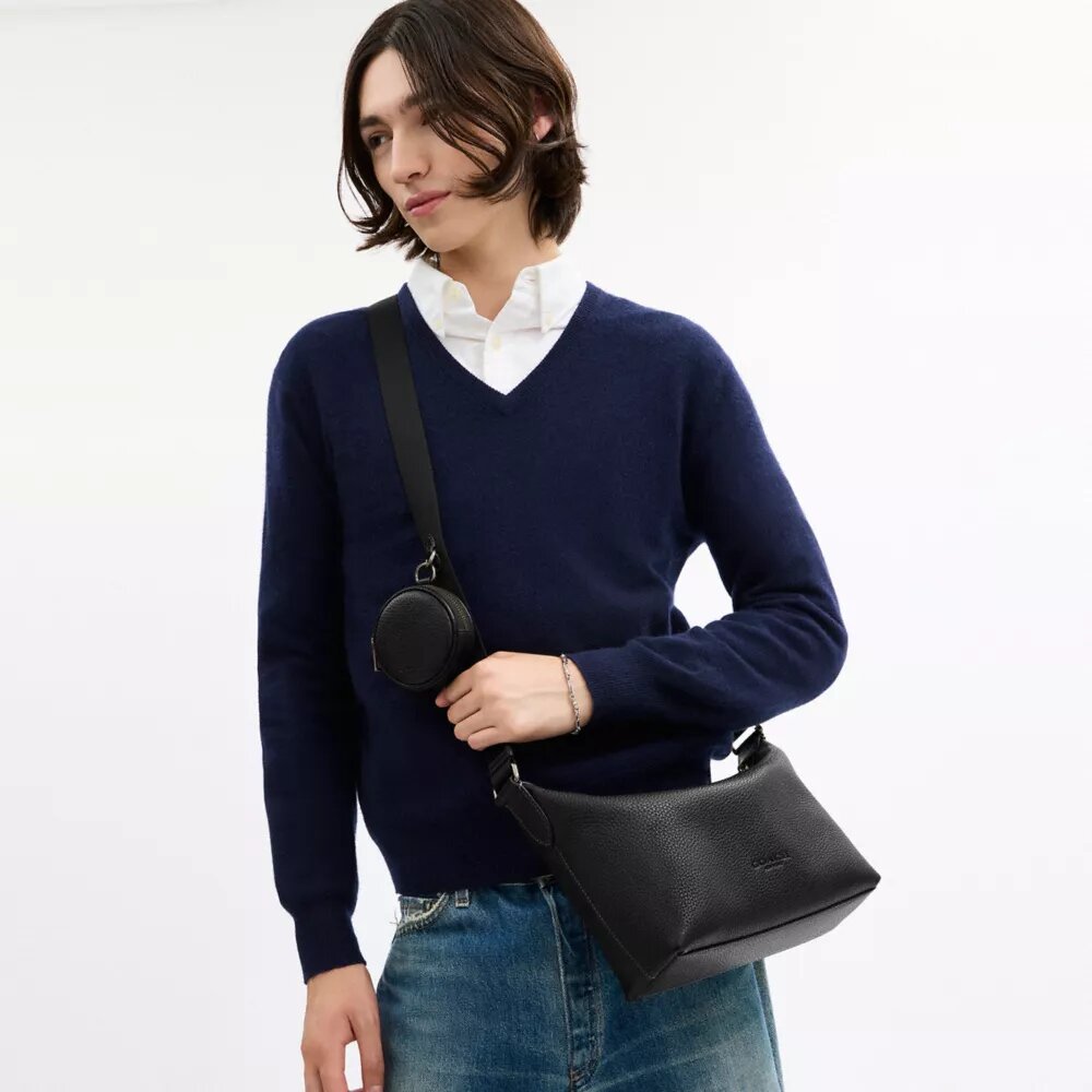 Bolso pequeño Finn para llevar cruzado con bolsita