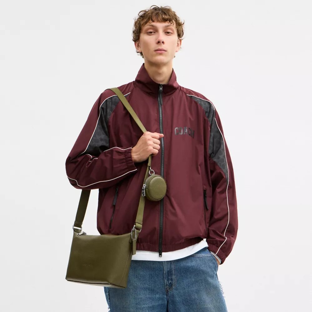 Bolso pequeño Finn para llevar cruzado con bolsita