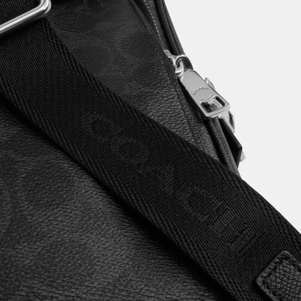 Bolso tipo bandolera Felix en Signature Canvas