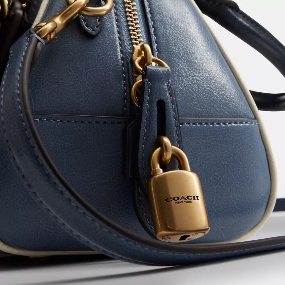 Bolso tipo «Bowling» con asa superior