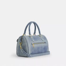 Bolso tipo cartera Rowan en denim desgastado con Charms