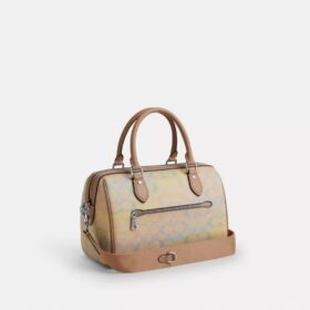Bolso tipo cartera Rowan en Signature Canvas Rainbow