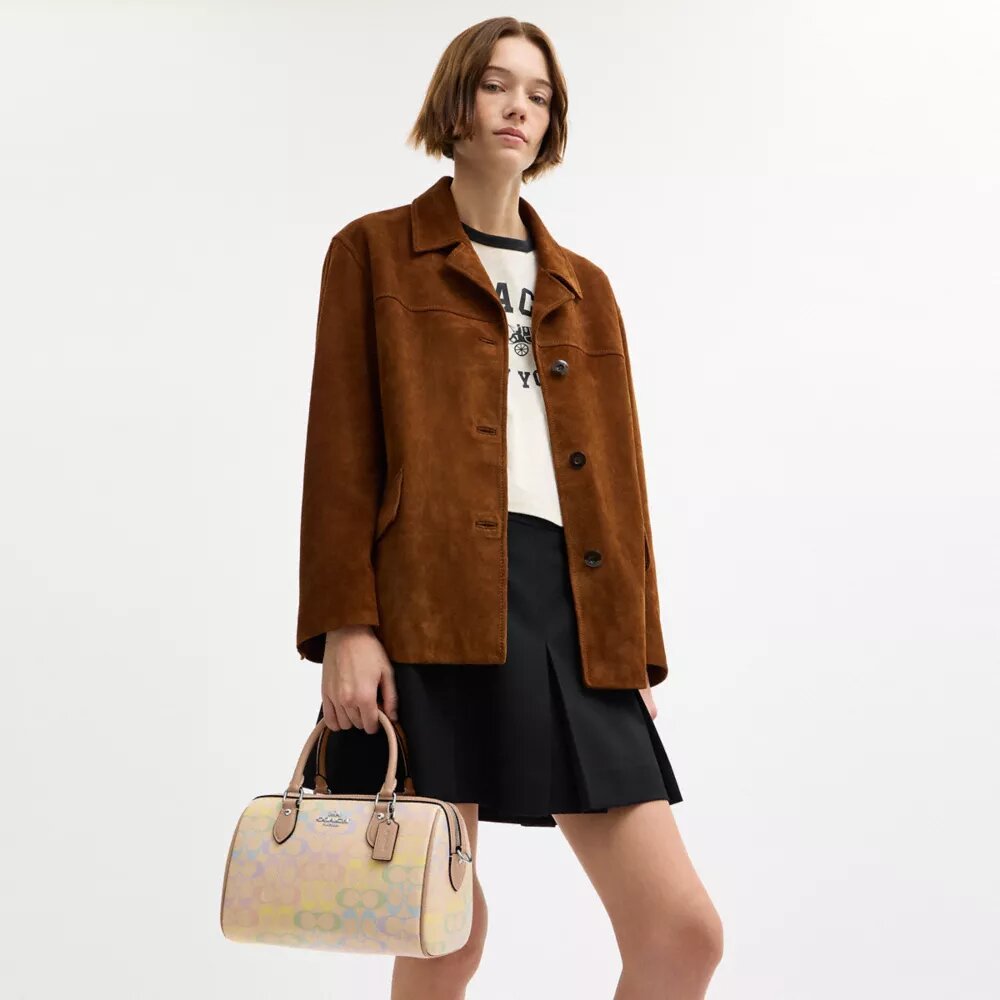 Bolso tipo cartera Rowan en Signature Canvas Rainbow
