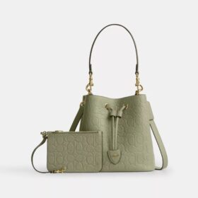 Bolso tipo cubeta Rowan en cuero exclusivo