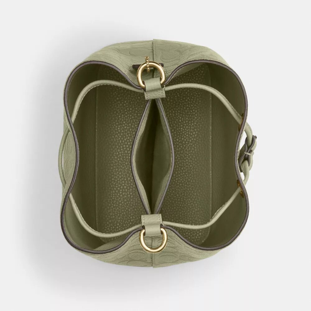 Bolso tipo cubeta Rowan en cuero exclusivo