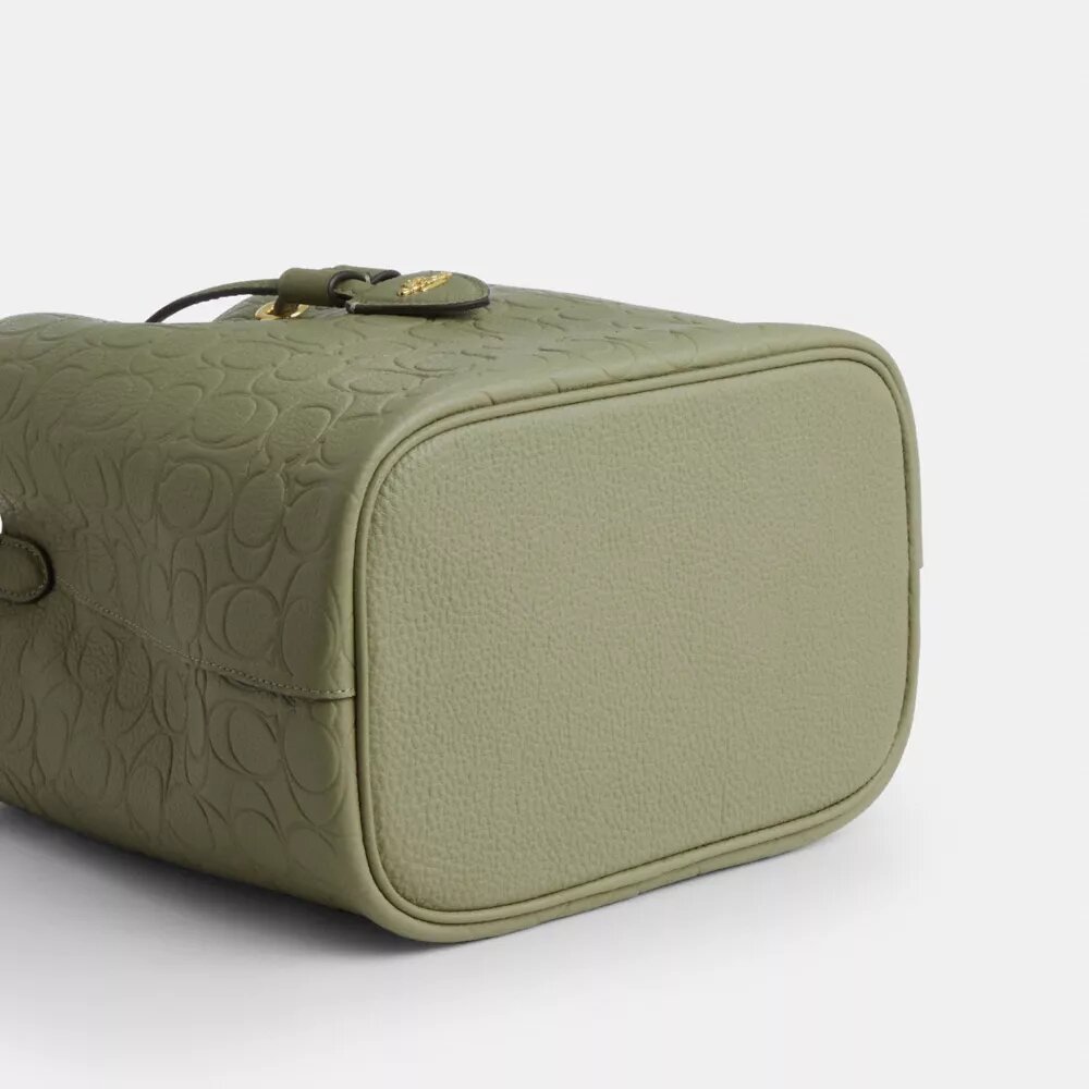 Bolso tipo cubeta Rowan en cuero exclusivo
