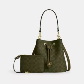 Bolso tipo cubeta Rowan en Signature Canvas
