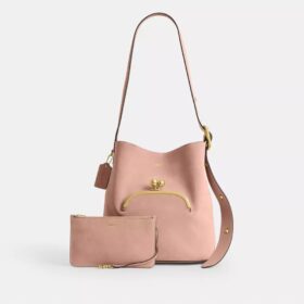 Bolso tipo cubo Bleecker con cierre Kisslock