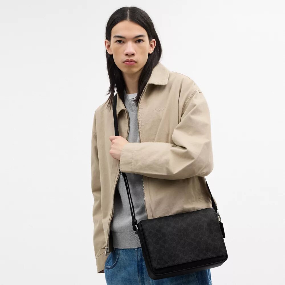Bolso tipo mensajero Jack en Signature Canvas