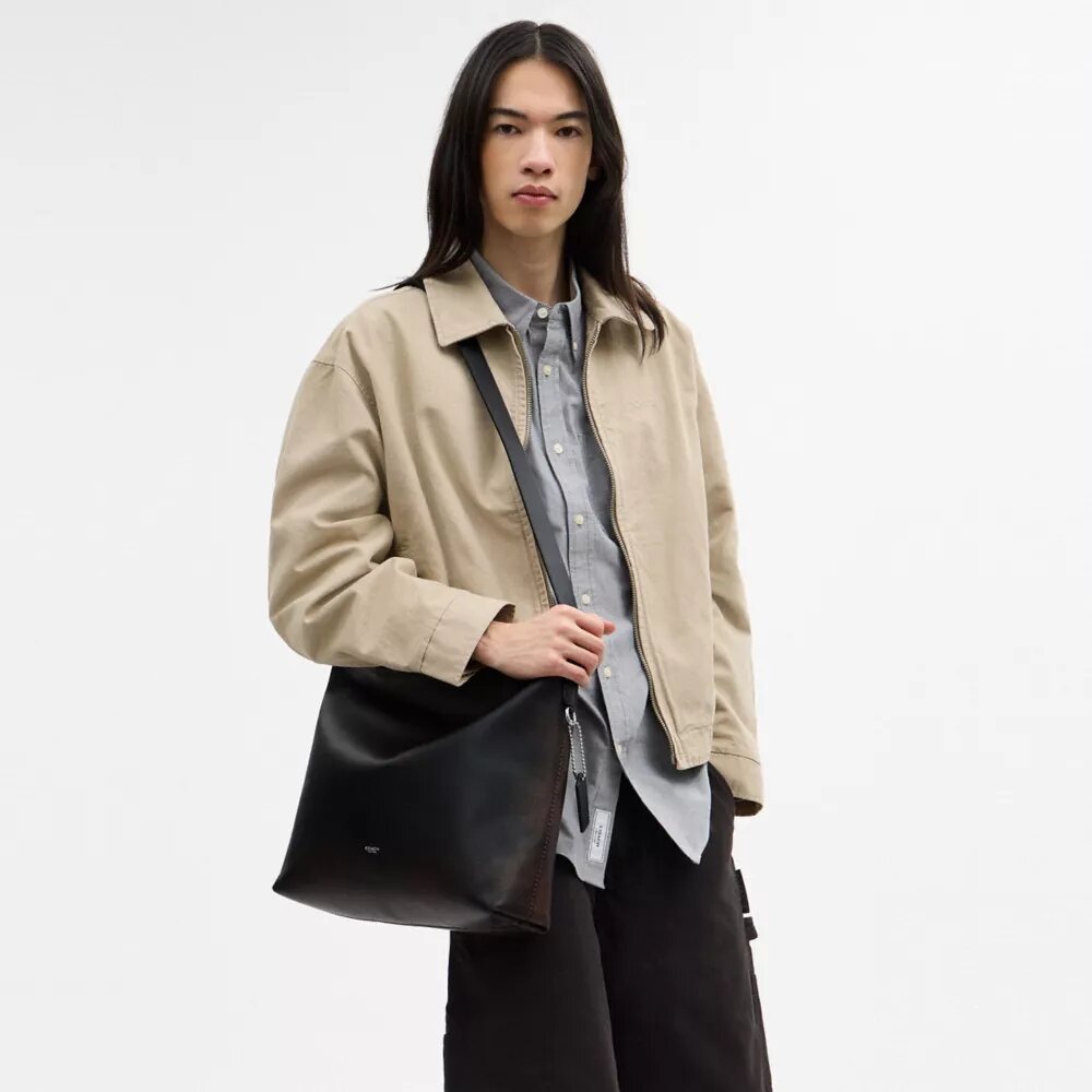 Bolso tipo mensajero Mott 38 en cuero desgastado