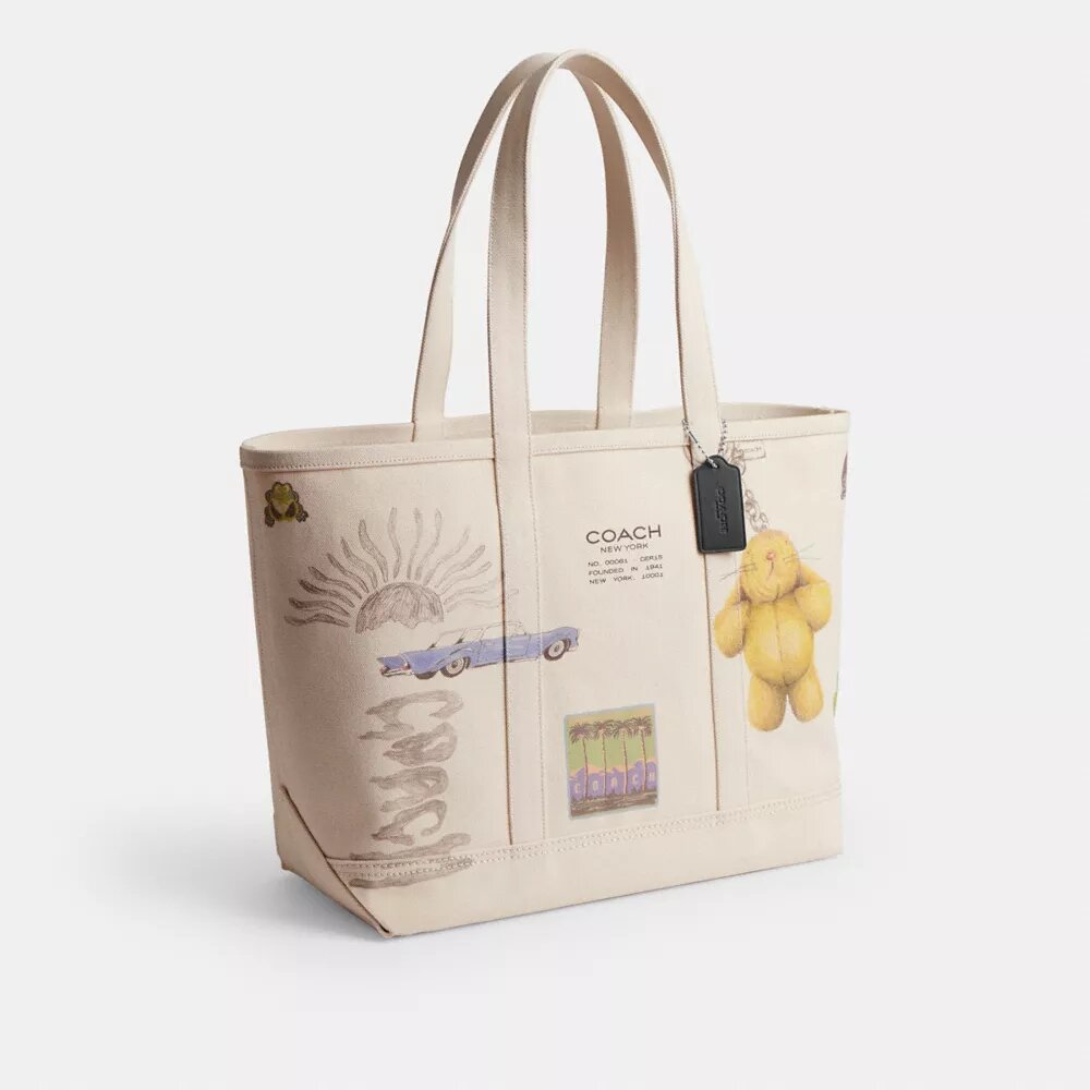 Bolso tipo shopper utilitario con estampado de bocetos