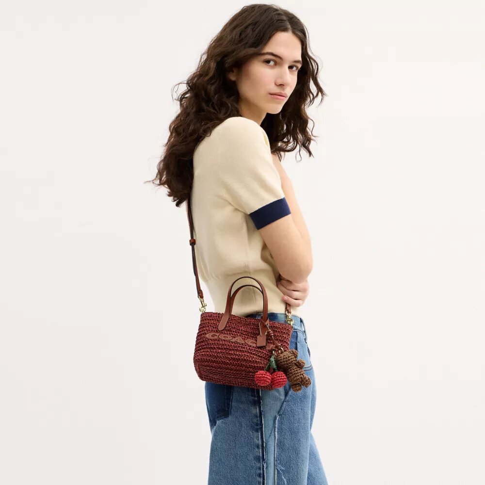 Bolso tipo tote City Mini con dijes