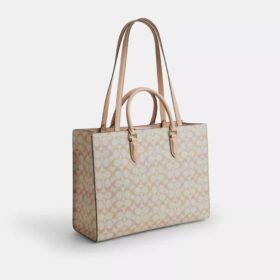 Bolso tipo Tote Maggie en Signature Canvas