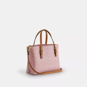 Bolso Tote Mollie de 25 pulgadas en Signature Canvas con Charms