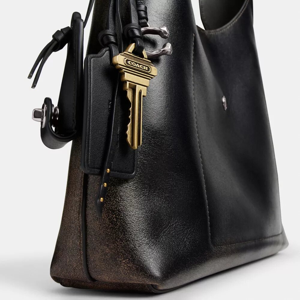 Bolsos de hombro Brooklyn de 28 en cuero Loved