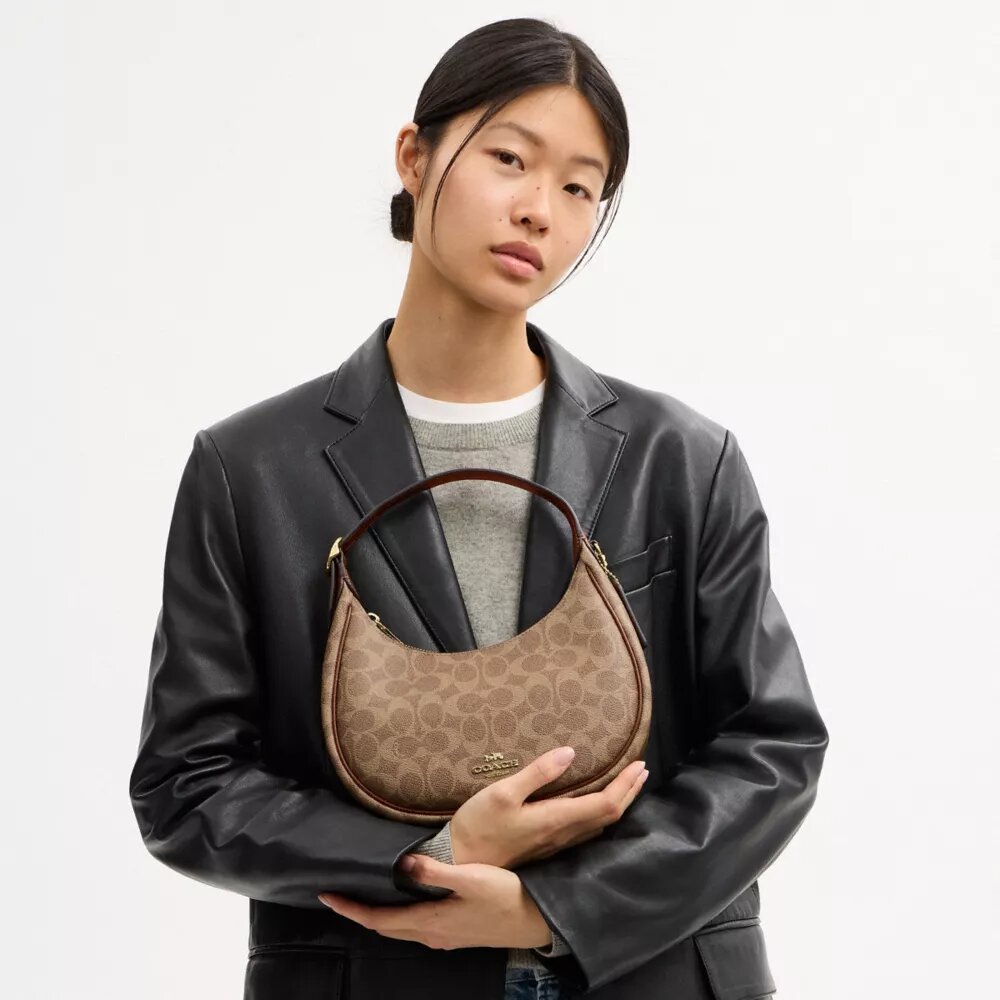 Bolsos de hombro Emily en Signature Canvas