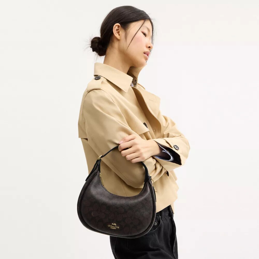 Bolsos de hombro Emily en Signature Canvas