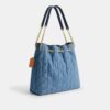 Bolsos de hombro grandes Evelyn en algodón regenerativo con acolchado