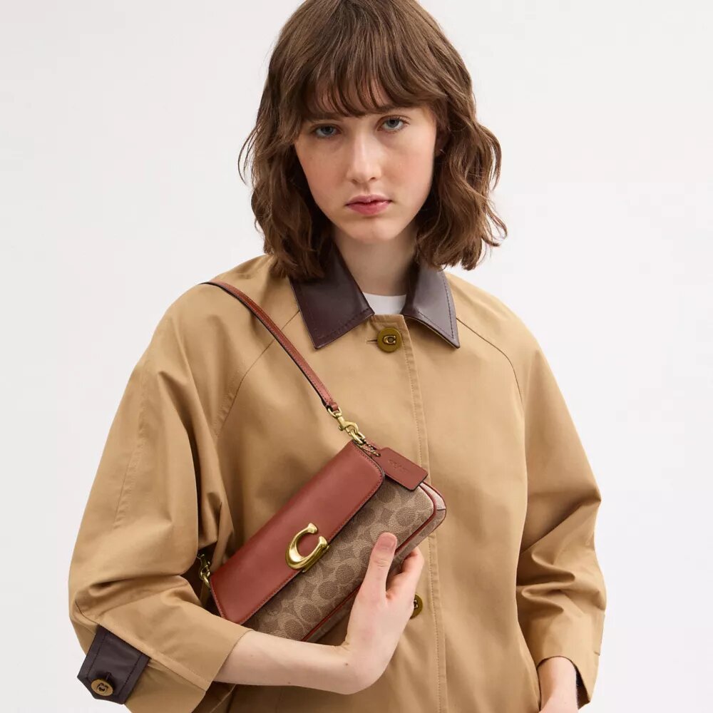 Bolsos de hombro Jet en Signature Canvas