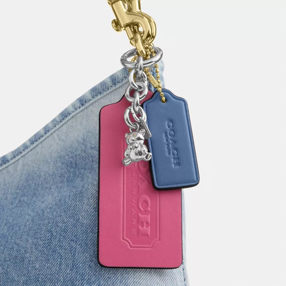 Bolsos de hombro Laurel en denim desgastado con Charms