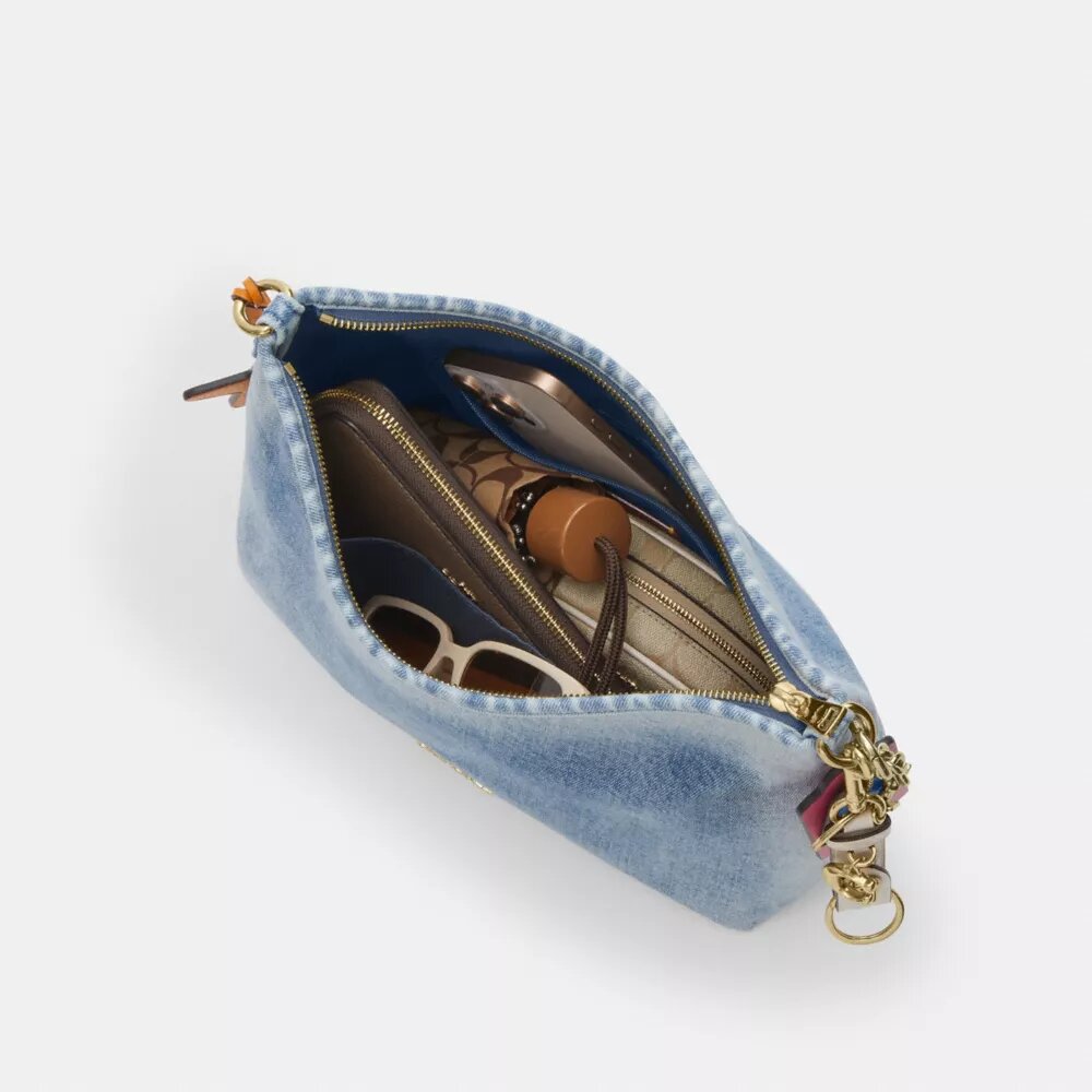 Bolsos de hombro Laurel en denim desgastado con Charms