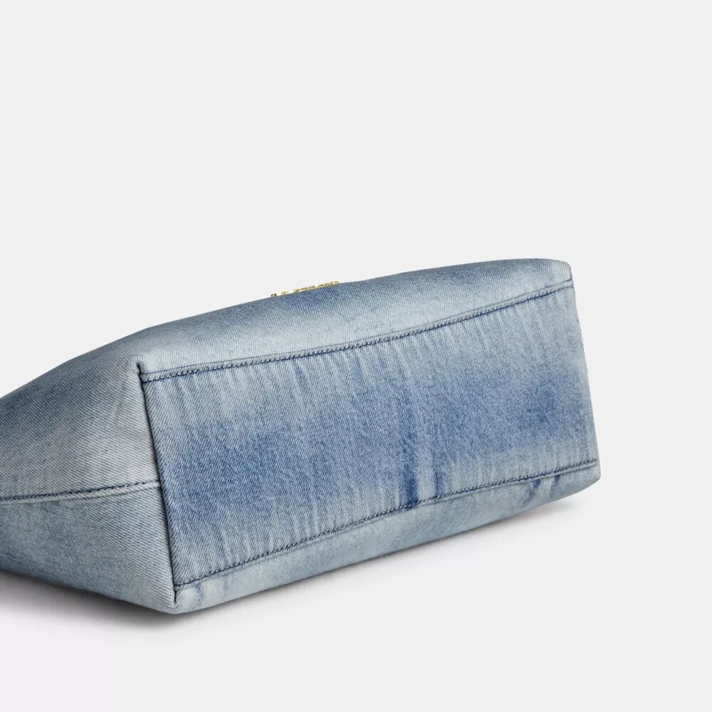 Bolsos de hombro Laurel en denim desgastado con Charms