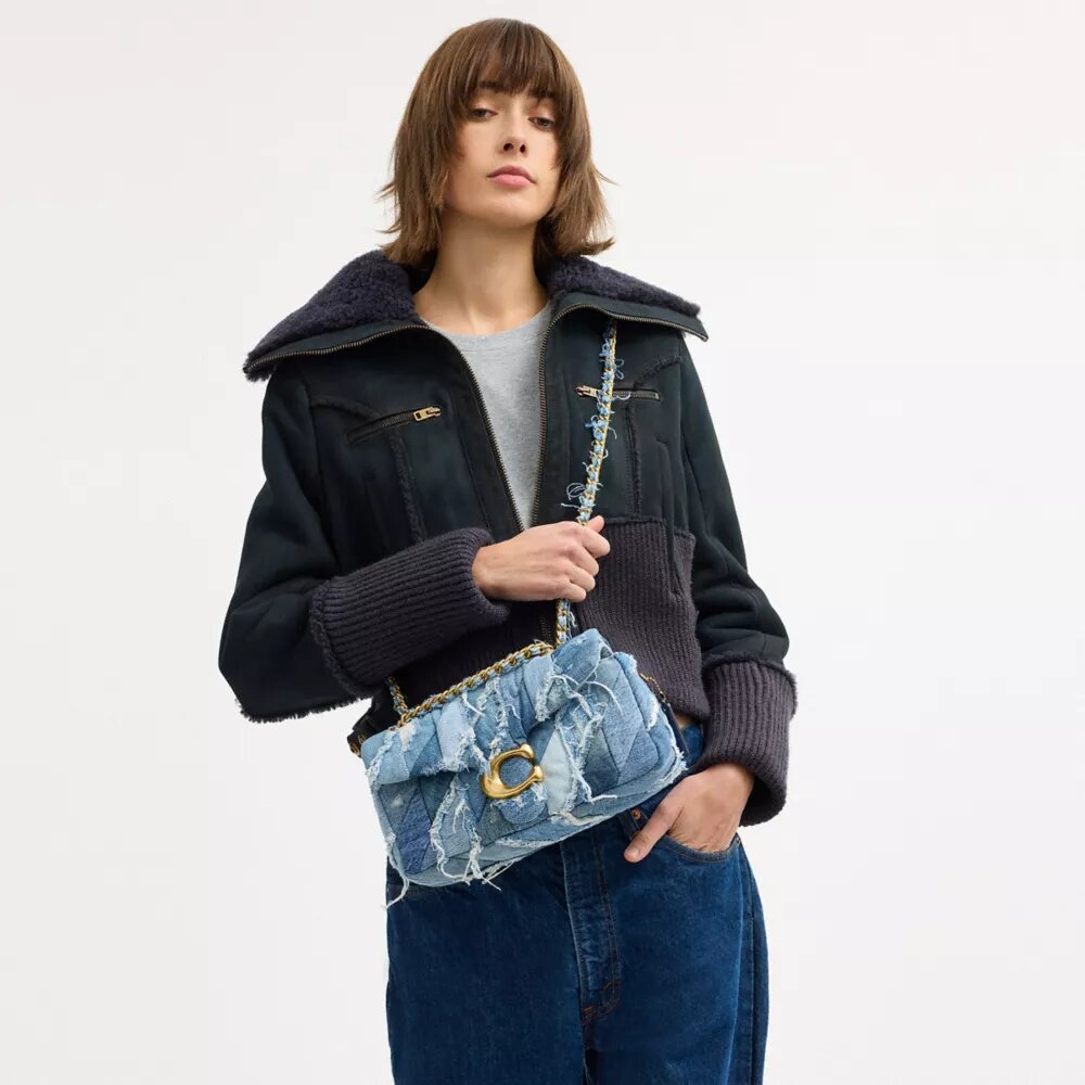 Bolsos de hombro Tabby 26 con acolchado de patchwork de mezclilla reutilizada