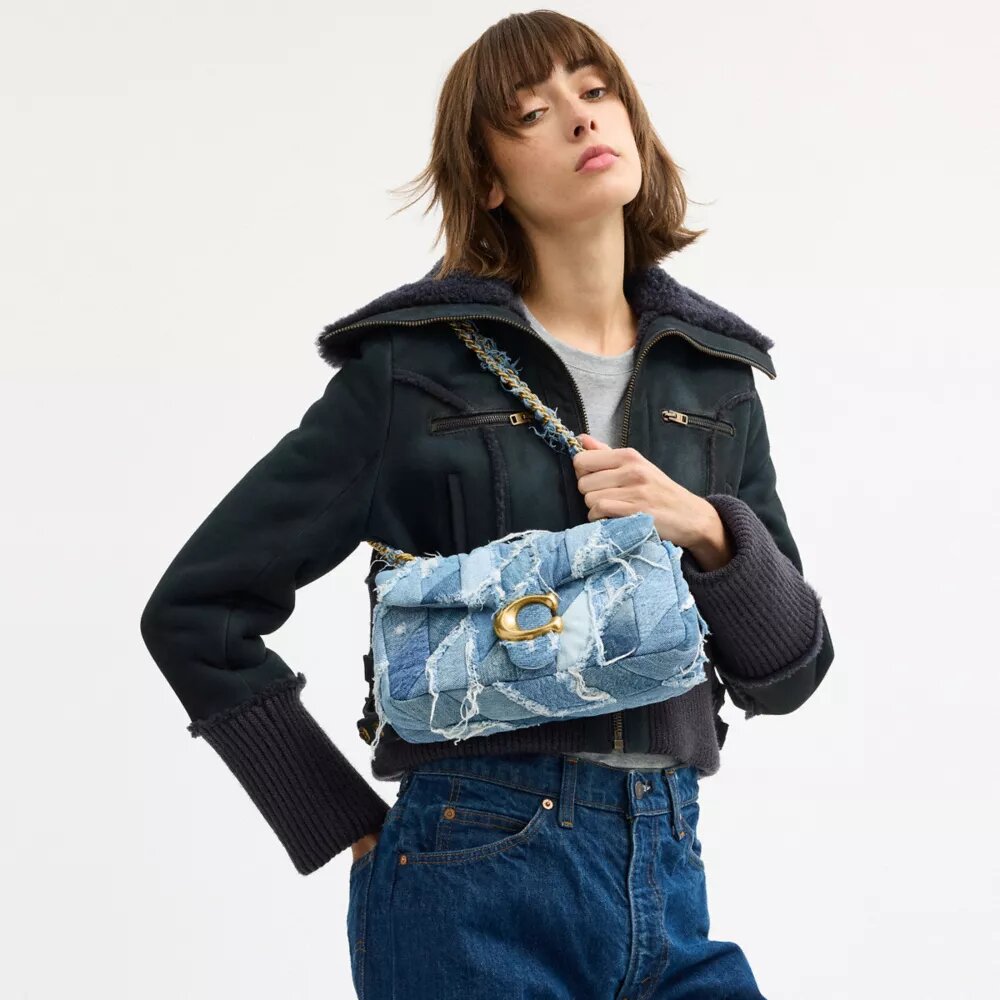 Bolsos de hombro Tabby 26 con acolchado de patchwork de mezclilla reutilizada
