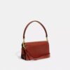 Bolsos de hombro Tabby de 26 pulgadas en Signature Canvas