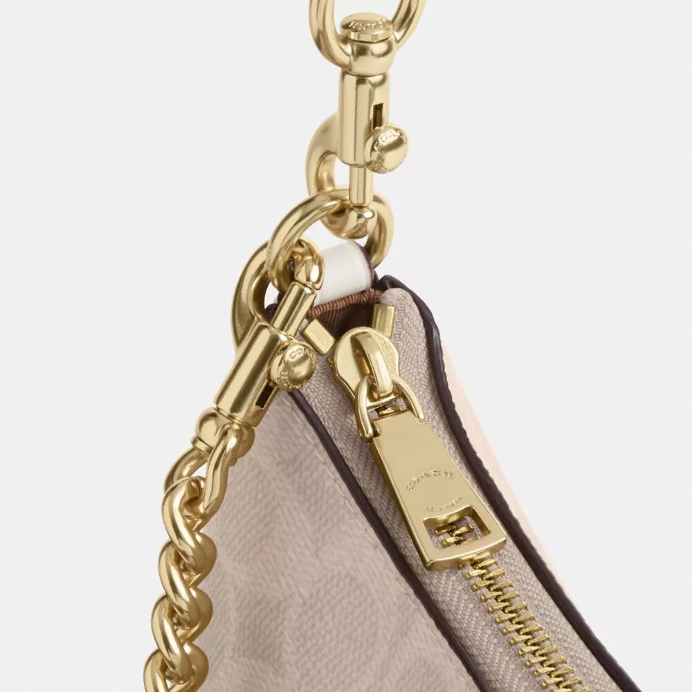Bolsos de hombro Teri en Signature Canvas