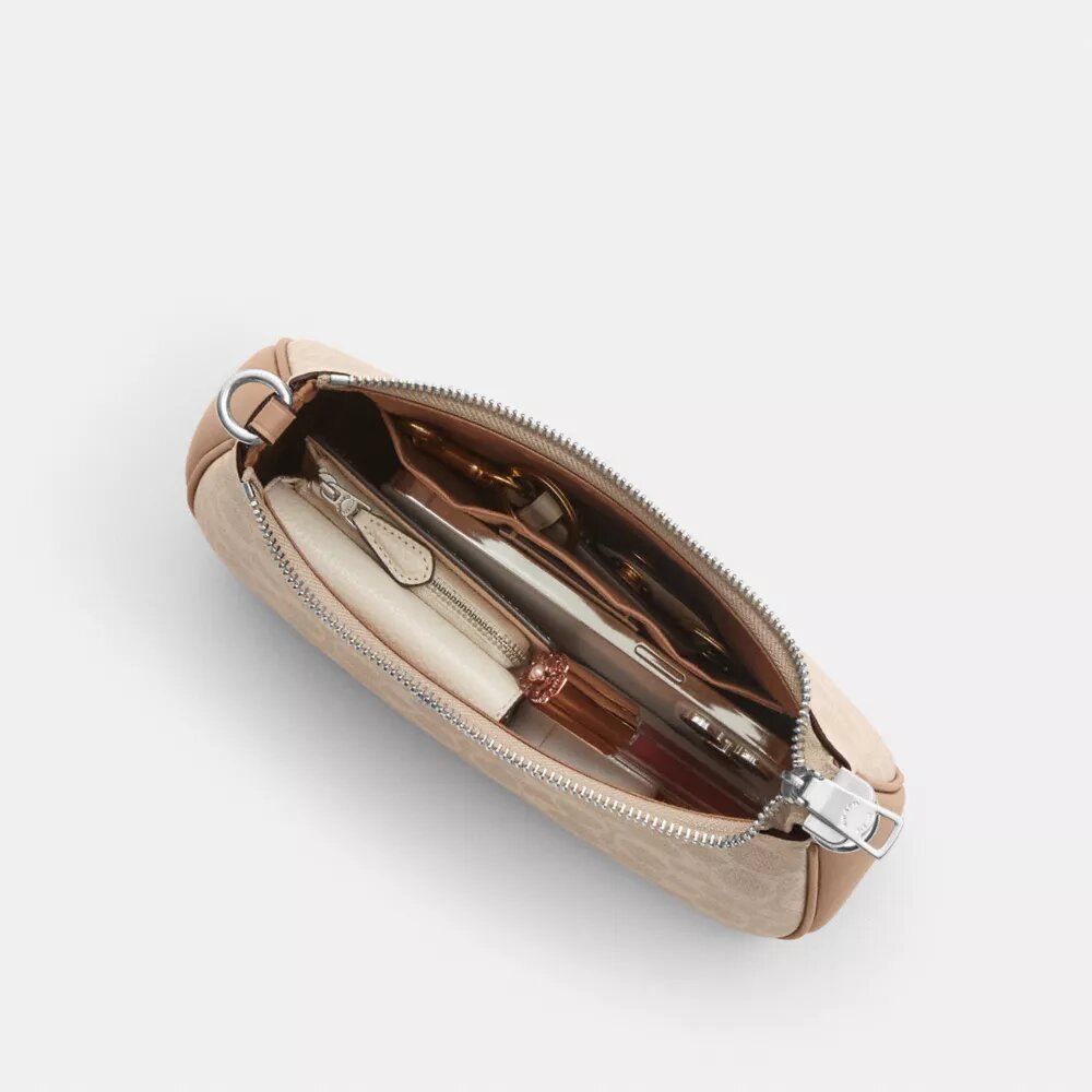 Bolsos de hombro Teri en Signature Canvas